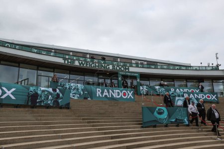 Téléchargez les photos : La salle de pesée avant la journée d'ouverture du Randox Grand National 2024 à l'hippodrome d'Aintree, Liverpool, Royaume-Uni, 11 avril 202 - en image libre de droit
