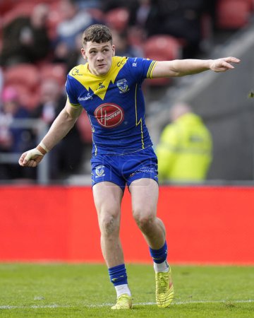 Photo for Josh Thewlis of Warrington Wolves kicks a conversion during the Betfred Challenge Cup Quarter Final match St Helens vs Warrington Wolves at Totally Wicked Stadium, St Helens, United Kingdom, 14th April 202 - Royalty Free Image