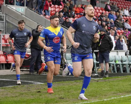 Photo for Joe Bullock of Warrington Wolves warms up before the Betfred Challenge Cup Quarter Final match St Helens vs Warrington Wolves at Totally Wicked Stadium, St Helens, United Kingdom, 14th April 202 - Royalty Free Image