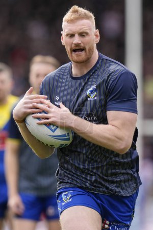 Photo for Joe Bullock of Warrington Wolves warms up before the Betfred Challenge Cup Quarter Final match St Helens vs Warrington Wolves at Totally Wicked Stadium, St Helens, United Kingdom, 14th April 202 - Royalty Free Image
