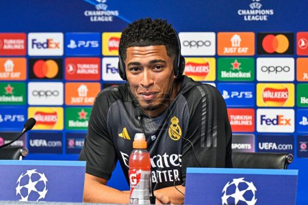 Photo for During the Real Madrid Champions League press Conference at Joie Stadium, Manchester, United Kingdom, 16th April 202 - Royalty Free Image