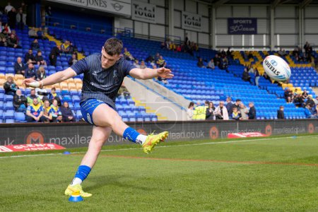 Photo for Josh Thewlis of Warrington Wolves warms up before the Betfred Super League Round 8 match Warrington Wolves vs Leigh Leopards at Halliwell Jones Stadium, Warrington, United Kingdom, 20th April 202 - Royalty Free Image