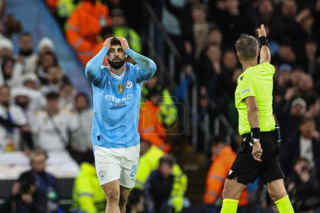 Photo for Joko Gvardiol of Manchester City reacts after referee Daniele Orsato gives Real Madrid a free kick during the UEFA Champions League Quarter Final Manchester City vs Real Madrid at Etihad Stadium, Manchester, United Kingdom, 17th April 2024 - Royalty Free Image