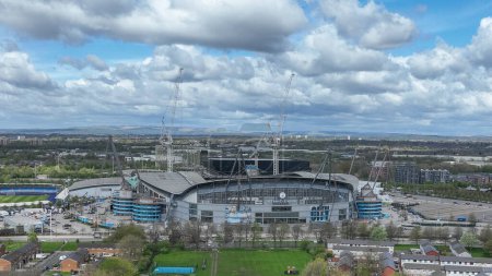 Téléchargez les photos : Vue aérienne du stade Etihad devant le quart de finale de la Ligue des Champions de l'UEFA Manchester City vs Real Madrid au stade Etihad, Manchester, Royaume-Uni, 17 avril 202 - en image libre de droit