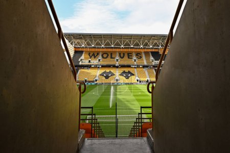 Téléchargez les photos : Vue générale Molineux avant le match de Premier League Wolverhampton Wanderers vs Arsenal à Molineux, Wolverhampton, Royaume-Uni, 20 avril 202 - en image libre de droit