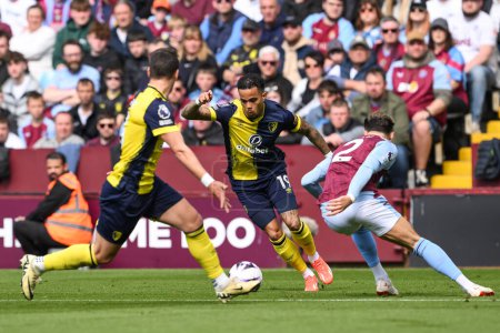 Photo for Justin Kluivert of Bournemouth makes a break with the ball  during the Premier League match Aston Villa vs Bournemouth at Villa Park, Birmingham, United Kingdom, 21st April 202 - Royalty Free Image