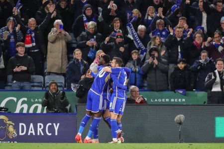 Photo for Wilfred Ndidi of Leicester City celebrates his goal to make it 2-0 with team mates during the Sky Bet Championship match Leicester City vs Southampton at King Power Stadium, Leicester, United Kingdom, 23rd April 202 - Royalty Free Image