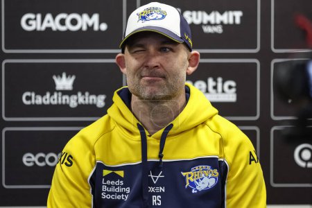 Photo for Rohan Smith Head Coach of Leeds Rhinos winks in the post mach press conference during the Betfred Super League Round 9 match Hull FC vs Leeds Rhinos at MKM Stadium, Hull, United Kingdom, 28th April 202 - Royalty Free Image