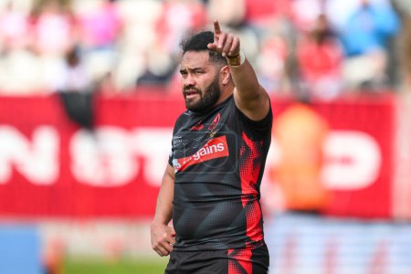 Photo for Konrad Hurrell of St. Helens gives his team instructions during the Betfred Super League Round 10 match Hull KR vs St Helens at Sewell Group Craven Park, Kingston upon Hull, United Kingdom, 4th May 2024 - Royalty Free Image