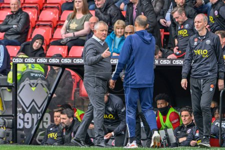 Foto de Chris Wilder manager of Sheffield United and Nuno Esprito Santo manager of Nottingham Forest shake hands after the game during the Premier League match Sheffield United vs Nottingham Forest at Bramall Lane, Sheffield, United Kingdom, 4th May 2024 - Imagen libre de derechos