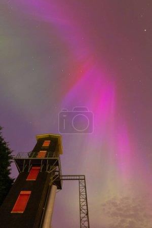 aurores boréales sur Ebbw Vale, Gwent, Royaume-Uni, 10 mai 2024 
