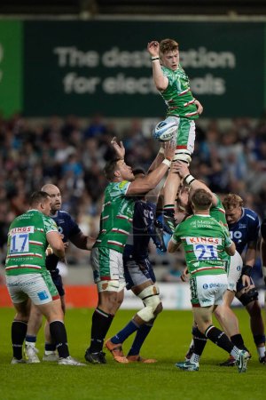 Photo for Leicester Tigers Olly Cracknell feed the ball from a line out during the Gallagher Premiership match Sale Sharks vs Leicester Tigers at Salford Community Stadium, Eccles, United Kingdom, 10th May 2024 - Royalty Free Image