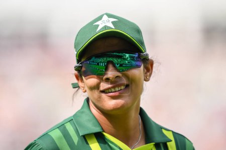 Téléchargez les photos : Sadia Iqbal of Pakistan during the First T20 International match England women vs Pakistan women at Edgbaston, Birmingham, Royaume-Uni, 11 mai 2024 - en image libre de droit