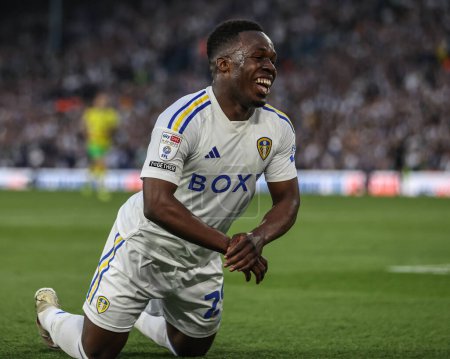 Photo for Wilfried Gnonto of Leeds United reacts to a missed shot on goal during the Sky Bet Championship Play-off Semi Final Second Leg Leeds United vs Norwich City at Elland Road, Leeds, United Kingdom, 16th May 2024 - Royalty Free Image