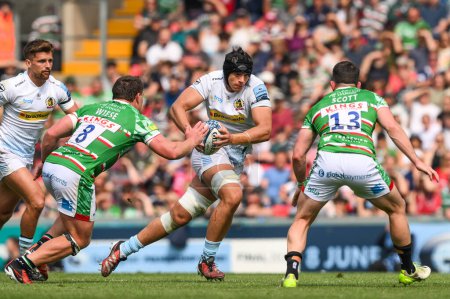 Téléchargez les photos : Dafydd Jenkins of Exeter Chiefs makes a break during the Gallagher Premiership match Leicester Tigers vs Exeter Chiefs at Mattioli Woods Welford Road, Leicester, United Kingdom, 18th May 2024 - en image libre de droit