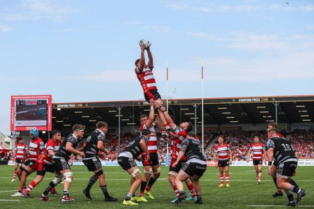 Photo for Freddie Clarke of Gloucester Rugby claims the line out during the Gallagher Premiership match Gloucester Rugby vs Newcastle Falcons at Kingsholm Stadium, Gloucester, United Kingdom, 18th May 2024 - Royalty Free Image
