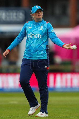 Foto de Sophie Ecclestone of England during the England Women v Pakistan Women 1st Metro Bank ODI match England vs Pakistan at The Incora County Ground, Derby, Reino Unido, 23 de mayo de 2024 - Imagen libre de derechos