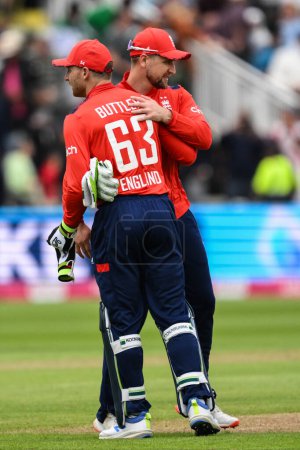 Foto de Jos Buttler de Inglaterra celebra sacar a Pakistán durante el partido Vitality T20 International Series Inglaterra vs Pakistán en Edgbaston, Birmingham, Reino Unido, el 25 de mayo de 2024 - Imagen libre de derechos