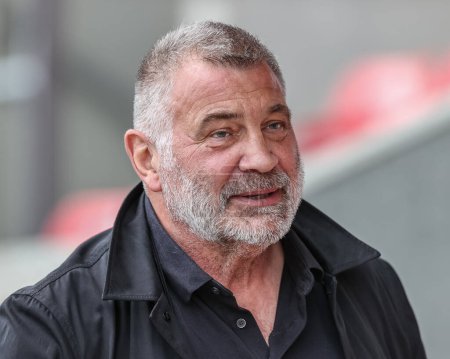 Téléchargez les photos : Shaun Wane England national rugby league team head coach is in attendance during the Betfred Super League Round 12 match Salford Red Devils vs Wigan Warriors at Salford Community Stadium, Eccles, United Kingdom, 26th May 2024 - en image libre de droit