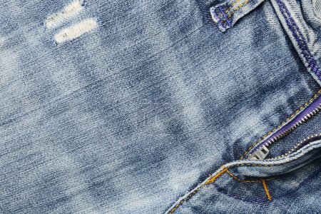 Foto de Primer plano de un pantalón azul jean, zip abierto - Imagen libre de derechos
