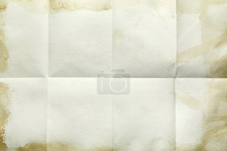 Téléchargez les photos : Feuille vide pliée en huit, vieux papier avec bords tachés - en image libre de droit