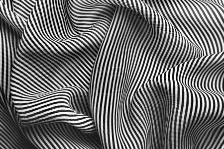 Téléchargez les photos : Élégante soie noire et blanche à rayures, fond texturé - en image libre de droit