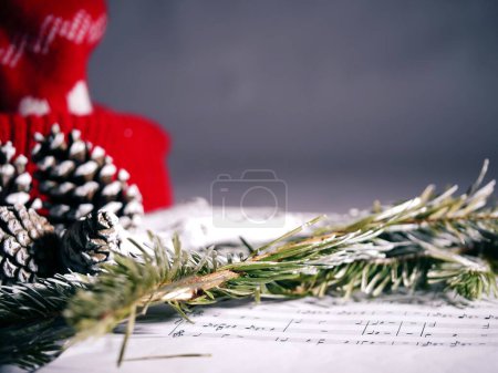 Weihnachtslieder Notenblatt festlicher Hintergrund Medium Schuss selektiver Fokus