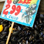 Mussels with lemon in open seamarket, Napoli