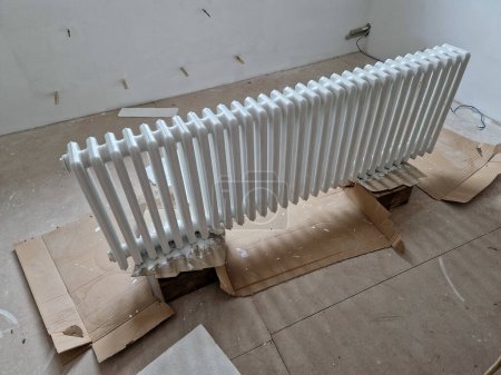 Painting  radiators is quite an ant job that we like to put off. But such a renovated heating can make a real show. It will give the interior  touch of novelty and you will rub your hands over job, novelty