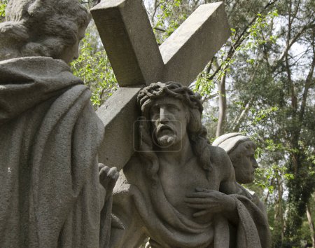 Foto de Via Crucis, estación seis. Verónica limpia el rostro de Jesús con su velo - Imagen libre de derechos