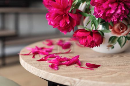 Téléchargez les photos : Pivoine rose vue rapprochée - en image libre de droit
