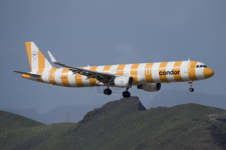 Téléchargez les photos : Gando, Gran Canaria, Airbus A320-214 de la compagnie Condor - en image libre de droit