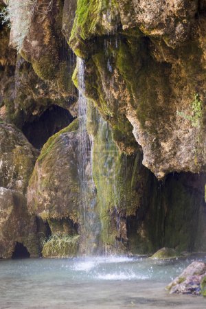 Téléchargez les photos : Naissance de la rivière Cuervo à Cuenca - en image libre de droit