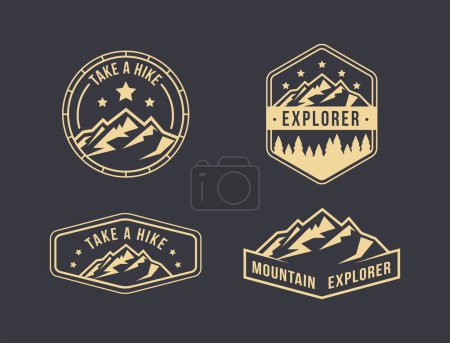 Foto de Conjunto de logotipo de parche de viaje de aventura de montaña al aire libre, logotipo de senderismo, parche de excursionista - Imagen libre de derechos