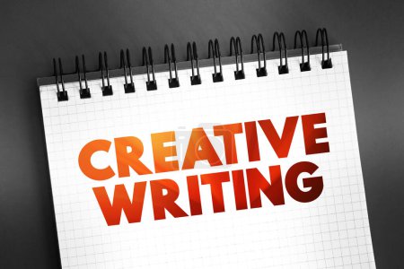 Foto de Escritura creativa es la escritura que toma un enfoque imaginativo, embellecido, o fuera de la caja a su tema, concepto de texto en el bloc de notas - Imagen libre de derechos