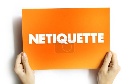 Netiquette es un conjunto de reglas que fomenta el comportamiento en línea apropiado y cortés, concepto de texto en la tarjeta