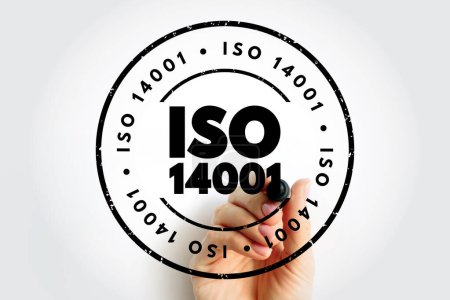 ISO 14001 - Umweltmanagementnorm, die dazu beiträgt, die negativen Auswirkungen ihres Betriebs auf die Umwelt zu minimieren, Textstempelkonzept für Präsentationen und Berichte