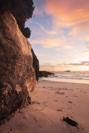 Foto de Salida del sol en las rocas en Broughton Island en NSW - Imagen libre de derechos