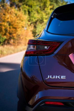 Téléchargez les photos : Kyiv, Ukraine : New Nissan Juke 2022 year in Burgundy color - en image libre de droit