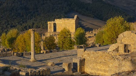 Téléchargez les photos : Djemila Ancienne ville romaine en Algérie - en image libre de droit