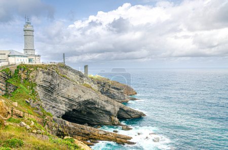 The Cabo Mayor Lighthouse presides over the entrance to the Bay and is a privileged balcony to the Cantabrian Sea and the City of Santander.