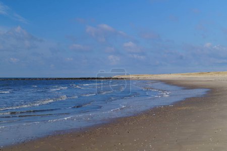 Téléchargez les photos : La plage sans fin à la mer du Nord Hvidbjerg Stranden Blavand Danemark - en image libre de droit