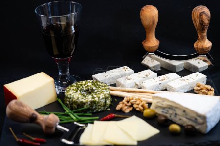 Variations de fromage grec sur une assiette