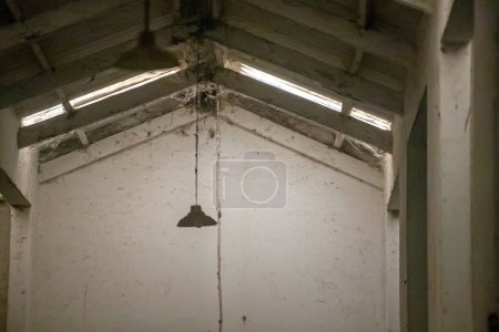 Foto de Interior del antiguo edificio abandonado - Imagen libre de derechos