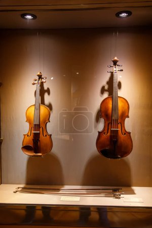 Foto de Instrumentos musicales retro vintage en un mercadillo de Buenos Aires - Imagen libre de derechos