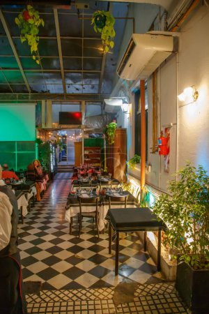 Téléchargez les photos : BUENOS AIRES, ARGENTINE - 13 AVRIL 2022 : Luxueux hôtel restaurant intérieur - en image libre de droit
