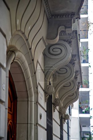 Foto de Decoración de fachadas de edificios antiguos en Buenos Aires - Imagen libre de derechos