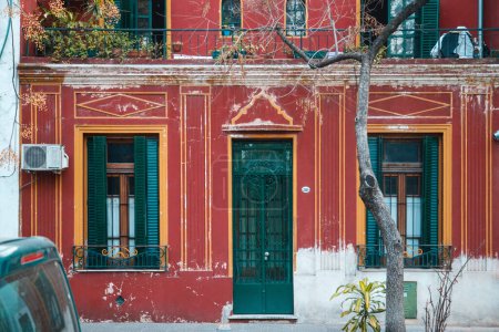 Foto de BUENOS AIRES, ARGENTINA - 18 de abril de 2023: Antigua fachada del edificio - Imagen libre de derechos