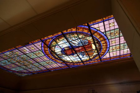 Foto de Ventanas de vidrio en el techo del edificio - Imagen libre de derechos