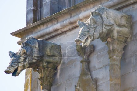 Téléchargez les photos : La statue de saint Georges dans la vieille ville de saint Georges dans la vieille ville de la capitale de la croatie - en image libre de droit